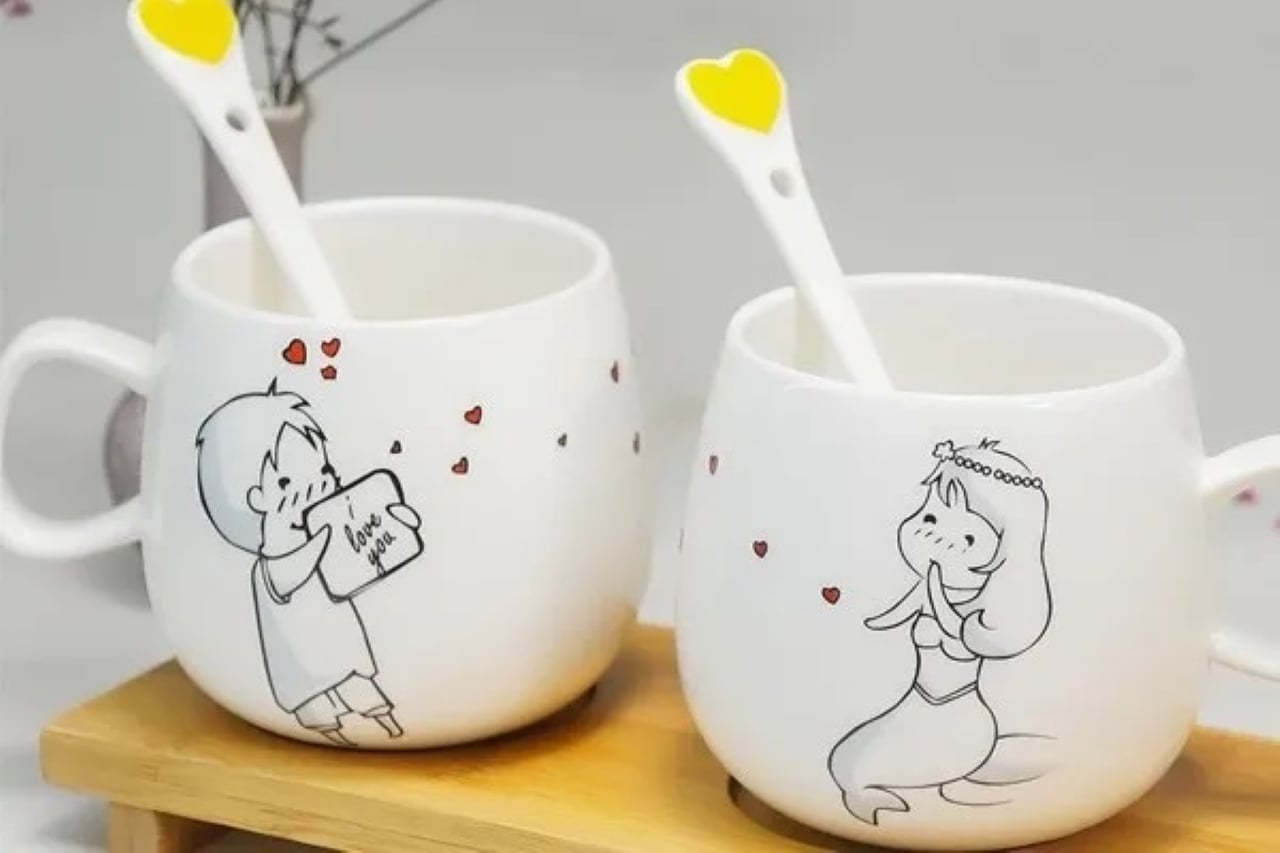 Chọn đồ có đôi có cặp làm cho tình cảm dâng trào. (Ảnh minh họa)