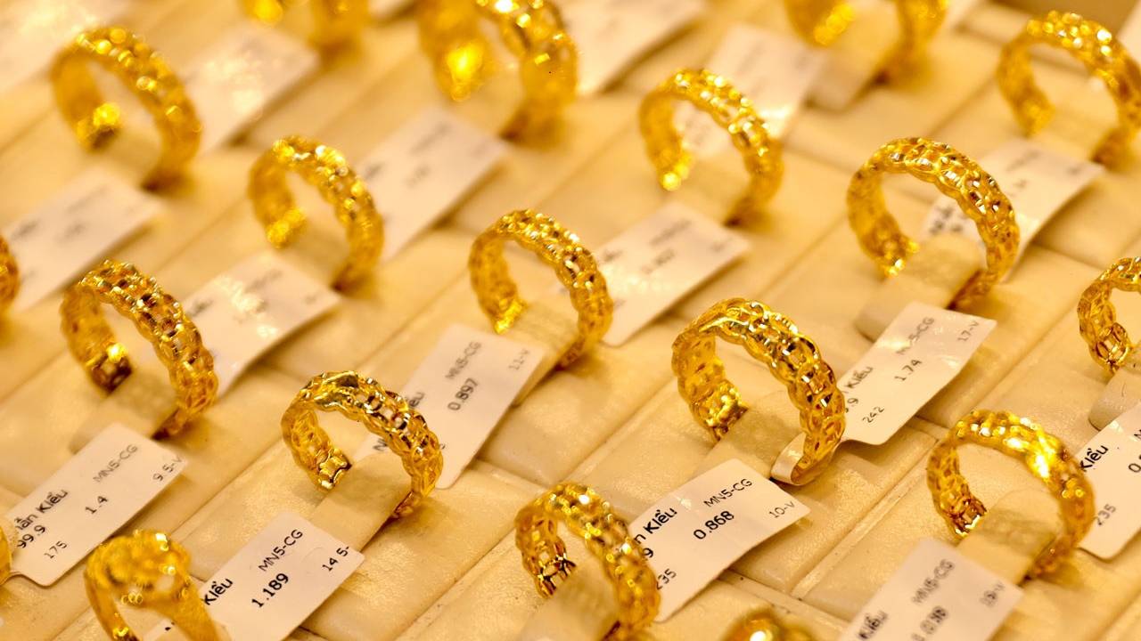 Giá vàng hôm nay 1/4/2026: SJC giảm 800 nghìn/lượng sau đợt tăng sốc