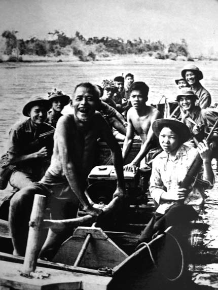 81.nhung-hinh-anh-xuc-dong-nhat-ve-ngay-thuong-binh-liet-si-7-phunutoday.vn