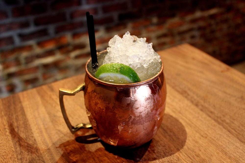10.huong-dan-pha-che-coktail-moscow-mule-phunutoday.vn