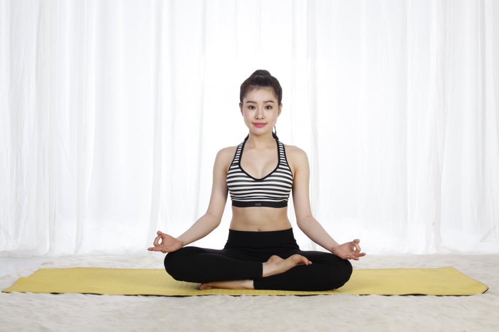 9.dong-tac-yoga-nao-giup-san-chac-co-bung-hieu-qua-1-phunutoday.vn