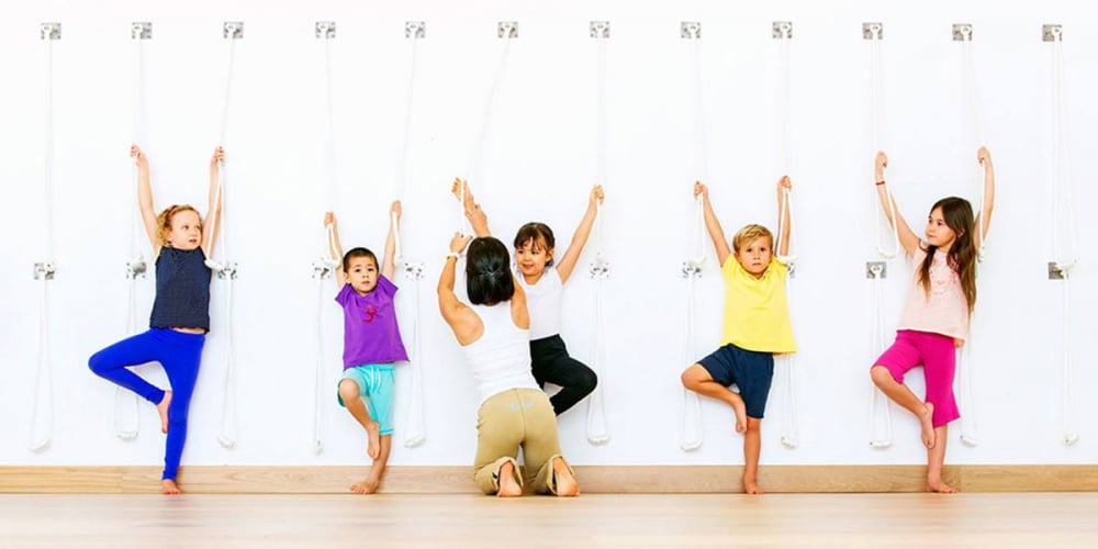 22.nhung-luu-y-khi-tap-yoga-cho-tre-nho-1-phunutoday.vn
