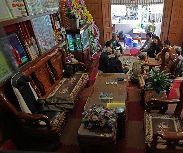 Bố mẹ Quang Hải chia sẻ, năm 2006, khi chàng trai được chọn lên trung tâm huấn luyện học, vợ chồng bà đã vay mượn để xây căn nhà này