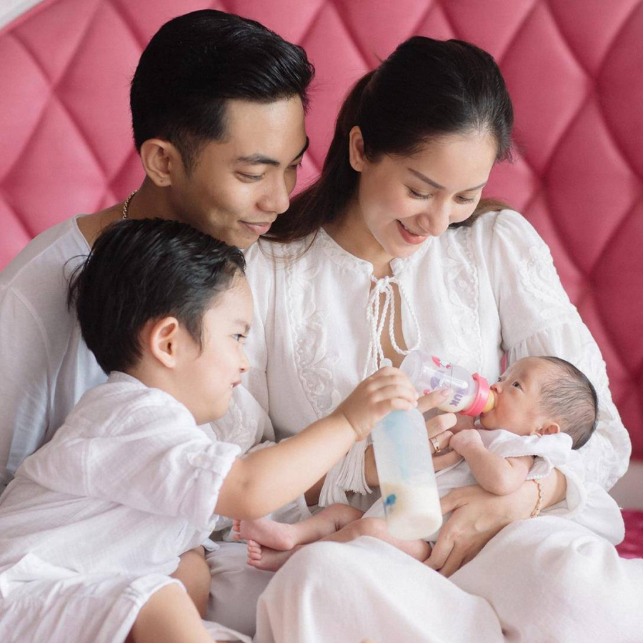Gia đình nhỏ hạnh phúc của Khánh Thi và Phan Hiển.