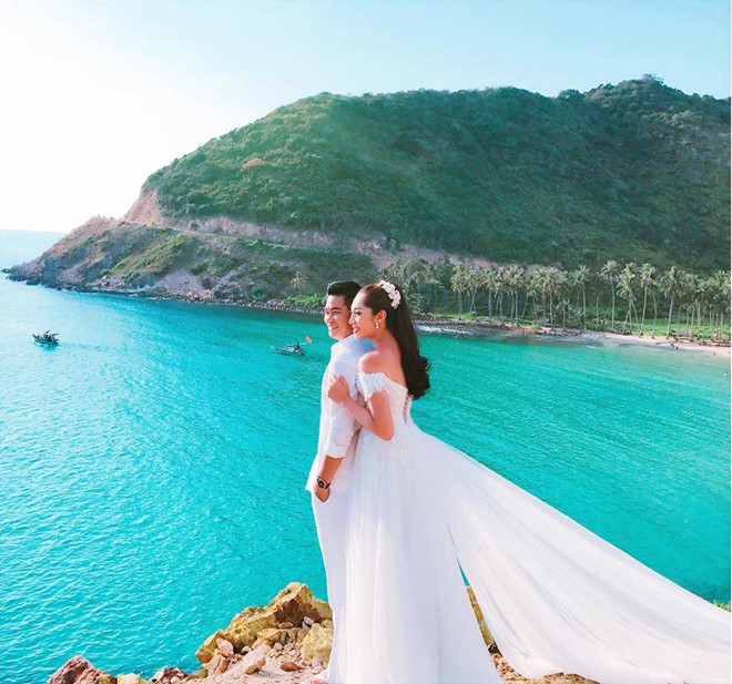 ặp đôi chụp ảnh cưới ở đảo Nam Du.
