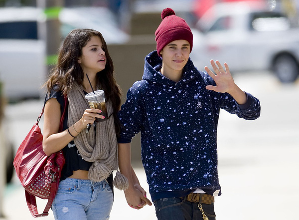 Chuyện tình Selena Gomez - Justin BieBer đã tốn khá nhiều 