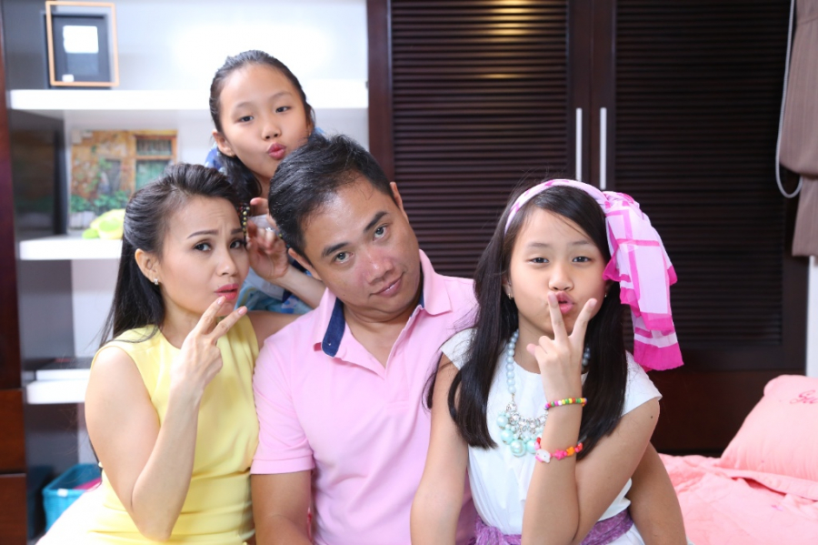 Gia đình hạnh phúc của ca sĩ Cẩm Ly và nhạc sĩ Minh Vy.
