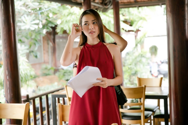 Đúng 2 năm ngày rời làng giải trí tập trung kinh doanh, Diệp Bảo Ngọc trở lại qua lời mời của đạo diễn Lê Minh. Cô tham gia dự án phim 