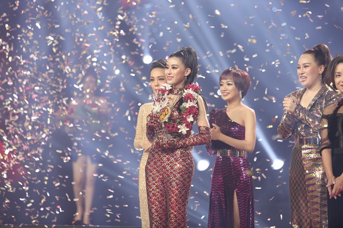 Trần Ngọc Ánh trở thành quán quân Giọng hát Việt 2018.