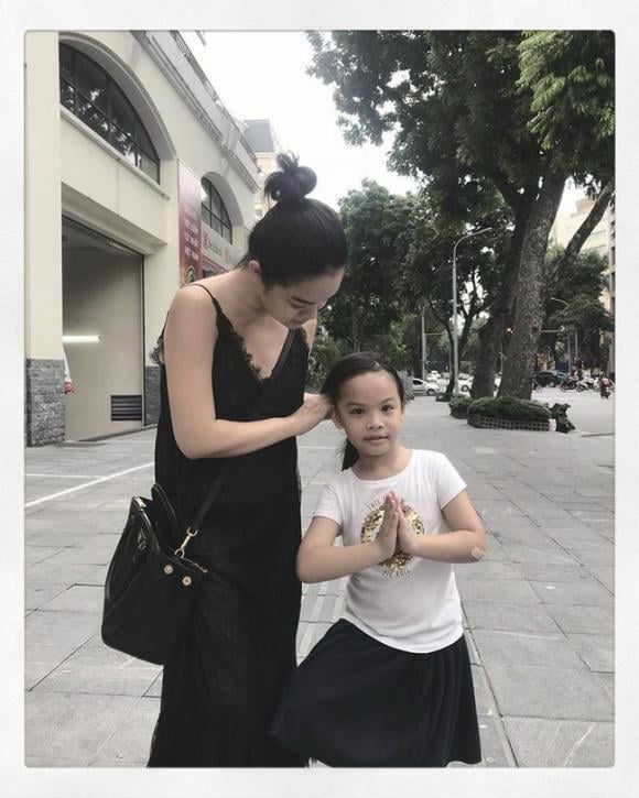 Ảnh Phạm Quỳnh Anh và con gái được chụp ở Hà Nội.