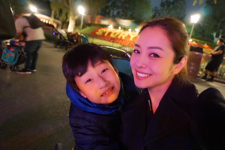 Jennifer Phạm và con trai Bảo Nam.