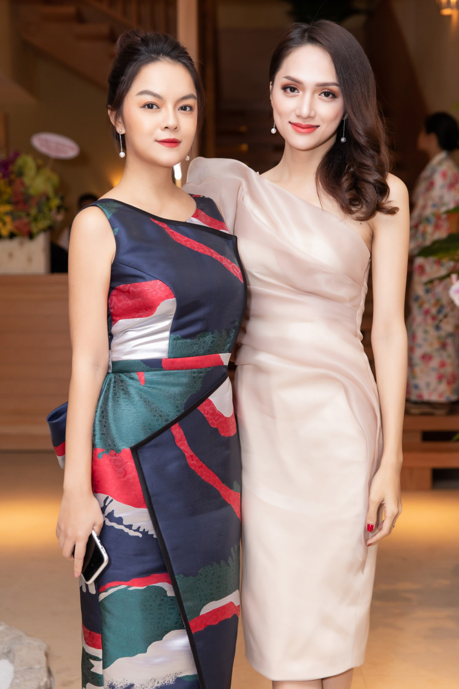 Phạm Quỳnh Anh và Hương Giang Idol đọ sắc tại sự kiện.