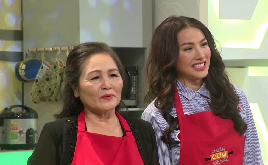 Yaya Trương Nhi và mẹ đẻ xuất hiện trong một chương trình truyền hình cách đây không lâu.