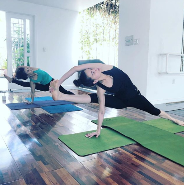  Hồ Ngọc Hà đã chăm chỉ tập luyện những động tác yoga 