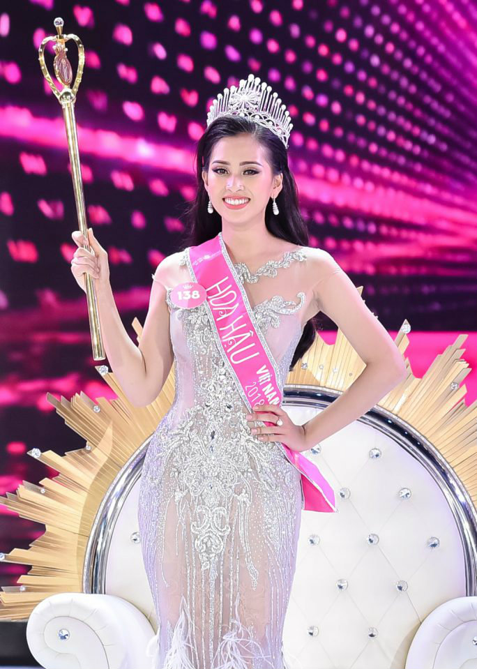 Trần tiểu Vy đăng quang ngôi vị Hoa hậu Việt Nam 2018 tối 16/9 vừa qua.