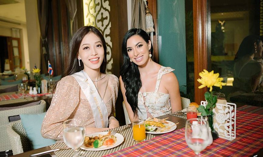 Á hậu Việt Nam 2018, Phương Nga xinh đẹp tự tin, nhanh chóng hoà nhập với cuộc thi và các thí sinh khi tham gia những hoạt động đầu tiên trong cuộc thi Miss Grand 2018 tại Myanmar. (thanhnien)