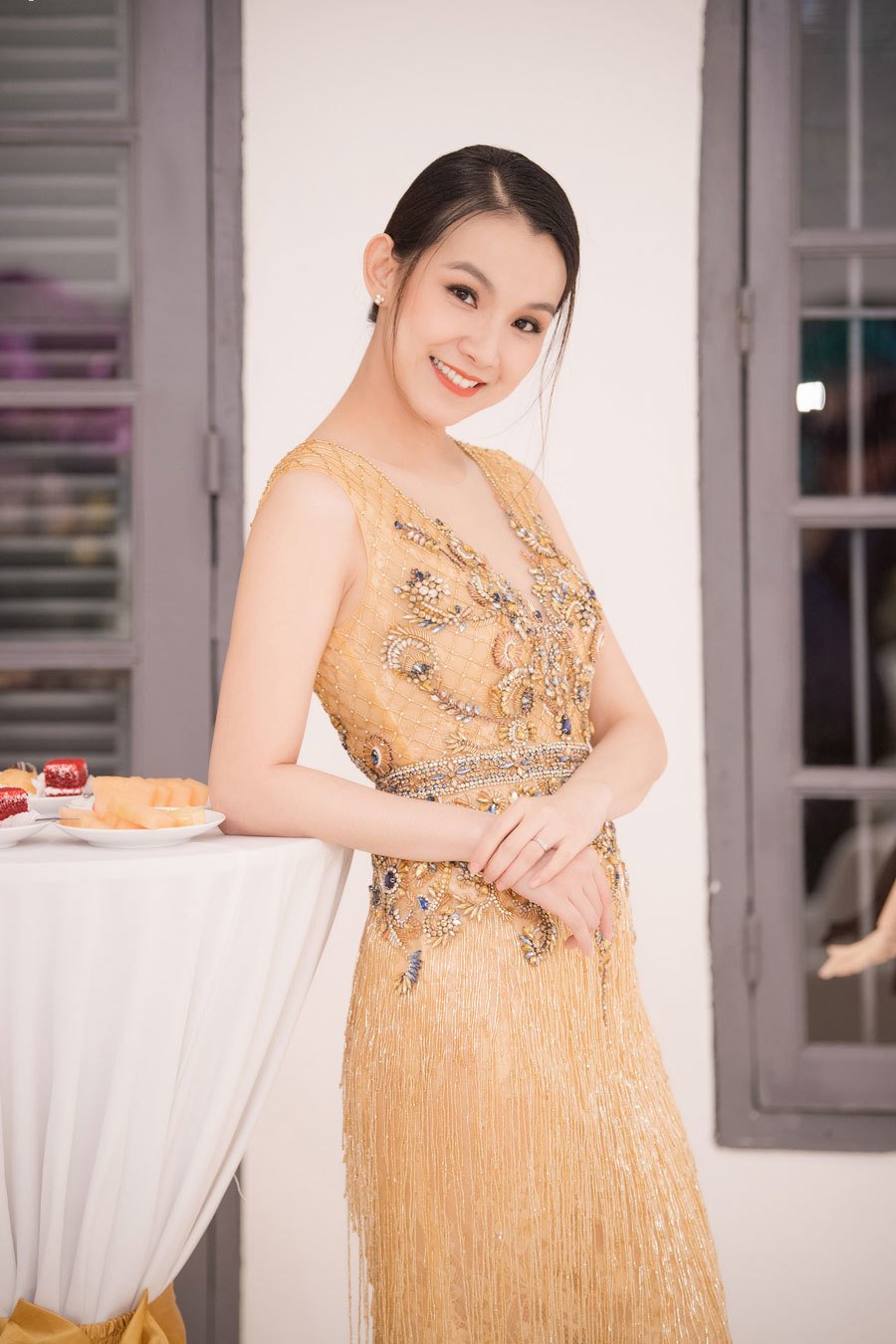 Tái xuất tại một sự kiện sau thời gian dài không tham gia các hoạt động của làng giải trí Việt, Hoa hậu Hoàn vũ 2008 Thùy Lâm khiến nhiều người bất ngờ bởi vẻ ngoài quá trẻ trung, rạng rỡ dù đã 2 con. (vietnamnet)