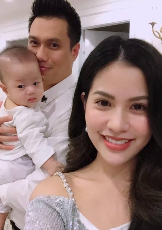 Gia đình hạnh phúc của diễn viên Việt Anh.