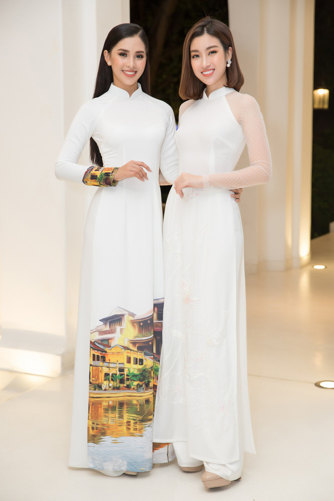 Tiểu Vy và Mỹ Linh lần đầu trong tà áo dài trắng thướt tha đọ sắc với nhau tại một sự kiện.