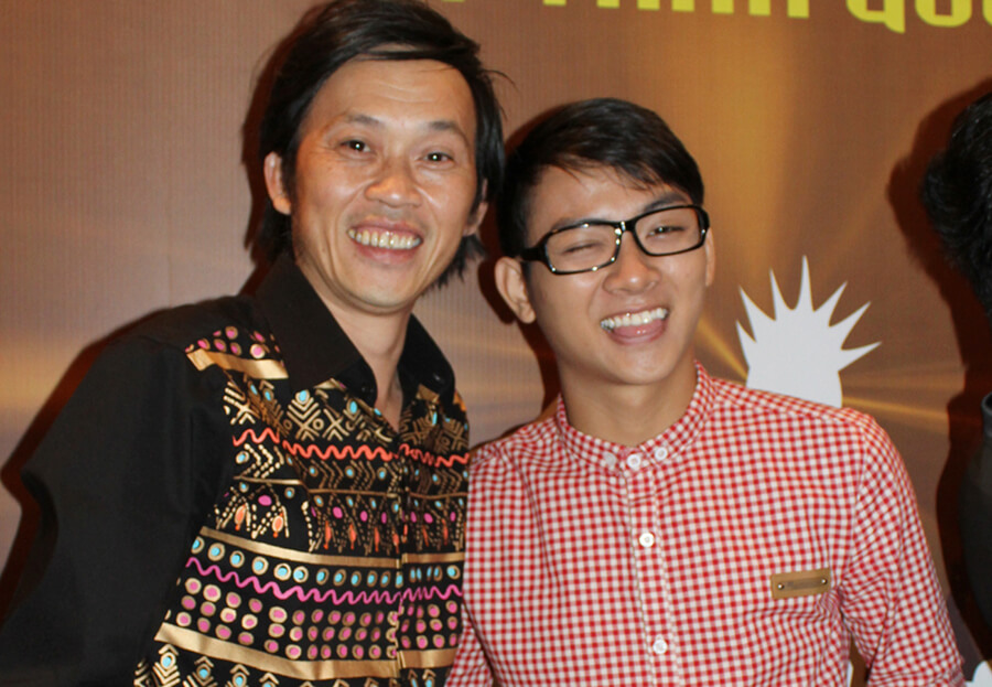Hoài Lâm là con trai nuôi của nghệ sĩ hài Hoài Linh.