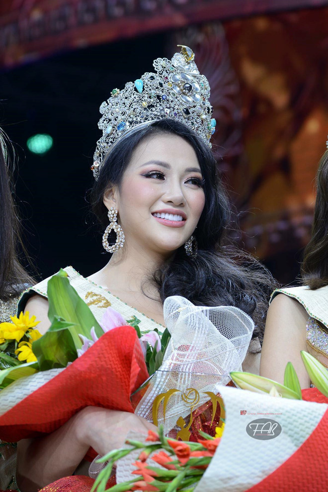 Phương Khánh đăng quang Hoa hậu Trái đất 2018.