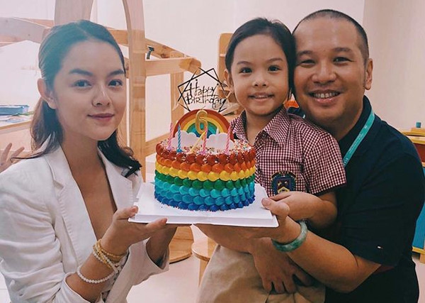 Phạm Quỳnh Anh tái hợp Quang Huy trong sinh nhật con gái.