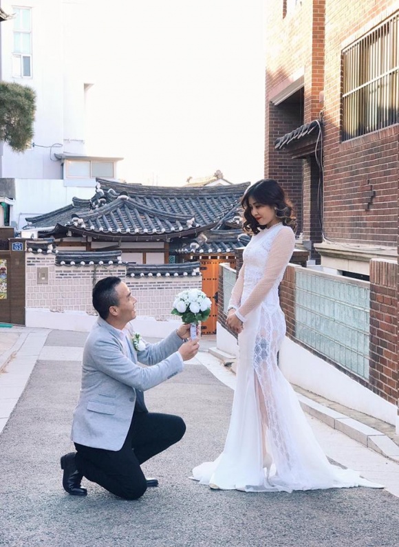 BTV Hoàng Linh và bạn trai Trần Mạnh Hùng đã chụp ảnh cưới ở Hàn Quốc.