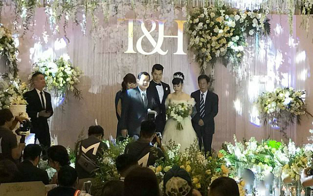 Một số hình ảnh trong đám cưới của Trương Nam Thành - Thu Huyền.