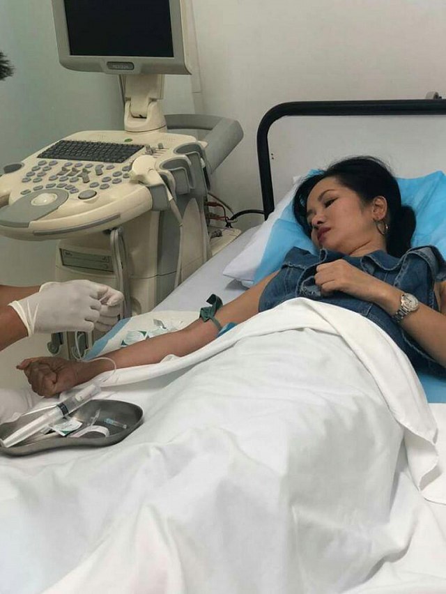 Hoa hậu Hà Kiều Anh vừa thông báo diva Hồng Nhung đã phải nhập viện vì kiệt sức. Ngay lập tức, bài chia sẻ của Kiều Anh đã nhận được nhiều sự quan tâm của khán giả. Nhất là người hâm mộ của nữ Diva 