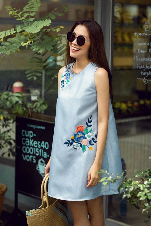 Dù chọn phong cách nào, Hà Tăng cũng nổi bật bởi nhan sắc rạng rỡ.