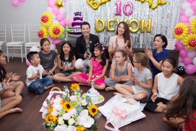 Trần Bảo Sơn - Trương Ngọc Ánh tái hợp trong tiệc sinh nhật trfn 10 tuổi của con gái.