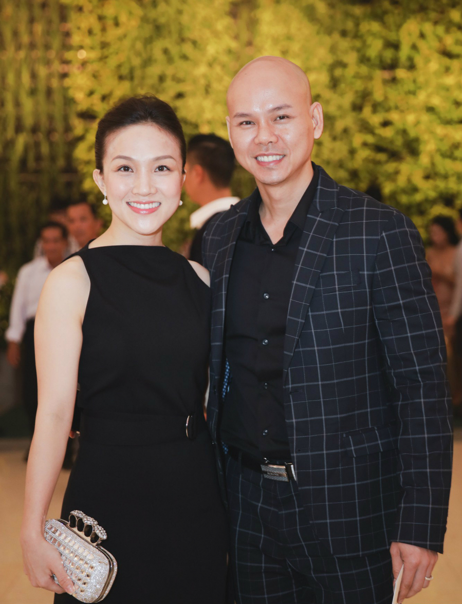 Vợ chồng ca sĩ Phan Đinh Tùng.