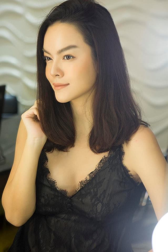 Phạm Quỳnh Anh ngày càng xinh đẹp, trẻ trung, quyến rũ hậu ly hôn chồng.