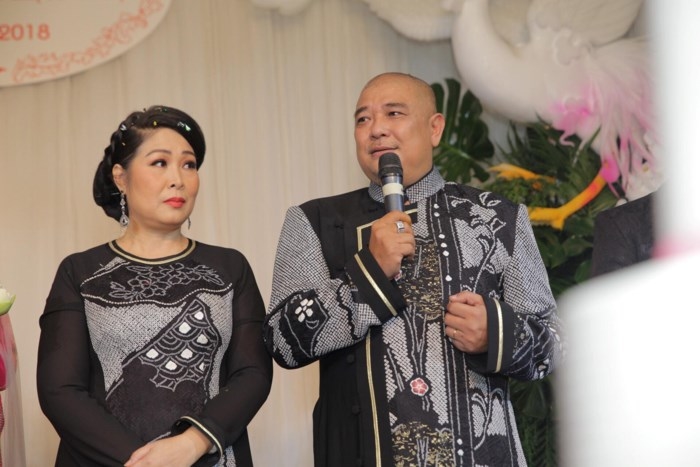 Nghệ sĩ Hồng Vân và chồng Lê Tuấn Anh.