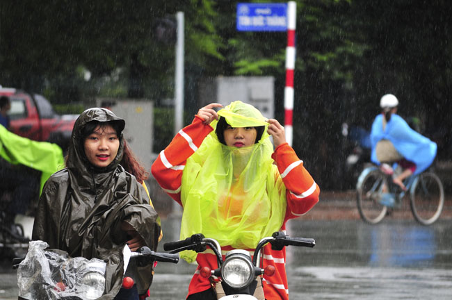 Dự báo thời tiết Hà Nội sắp có mưa, nhiệt độ giảm.