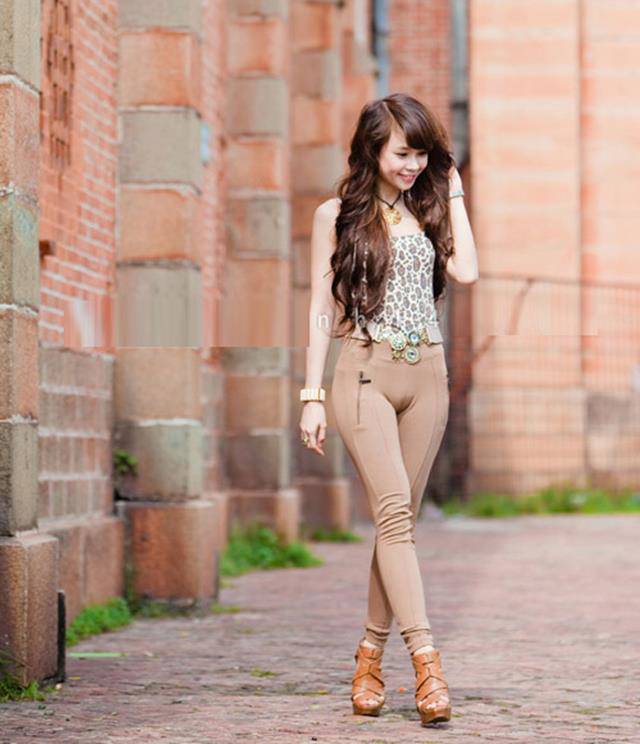 Sam từng khiến người hâm mộ thất vọng với hình ảnh mặc quần legging nhưng vô cùng phản cảm
