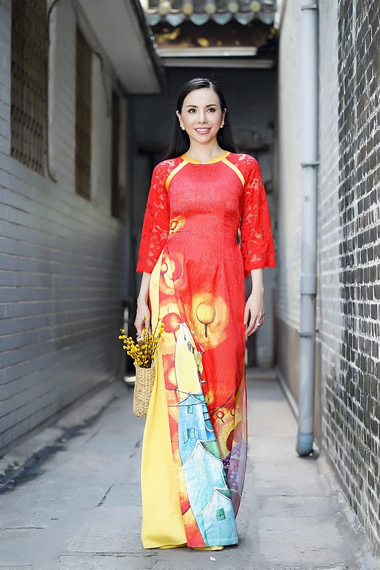 Màu đỏ tươi thường tượng trưng cho may mắn. Chính vì thế đây là tông màu được sử dụng nhiều nhất vào dịp đầu năm mới với mong muốn mọi điều đều suôn sẻ.