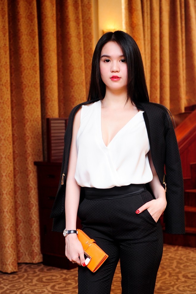 Mẹo chọn đồ công sở cho mẹ mới sinh