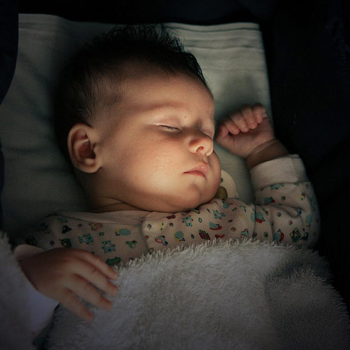 những tác hại của đèn ngủ đối với trẻ nhỏ