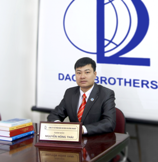 Luật sư Nguyễn Hồng Thái trao đổi cùng PV