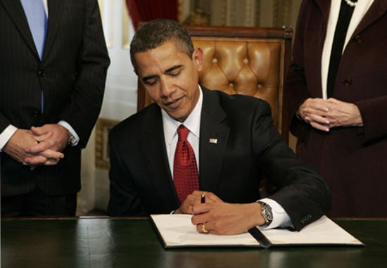 Obama thuận tay trái