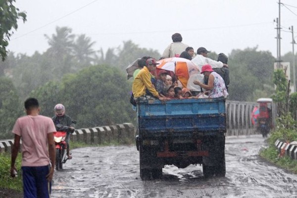 bão thần sấm