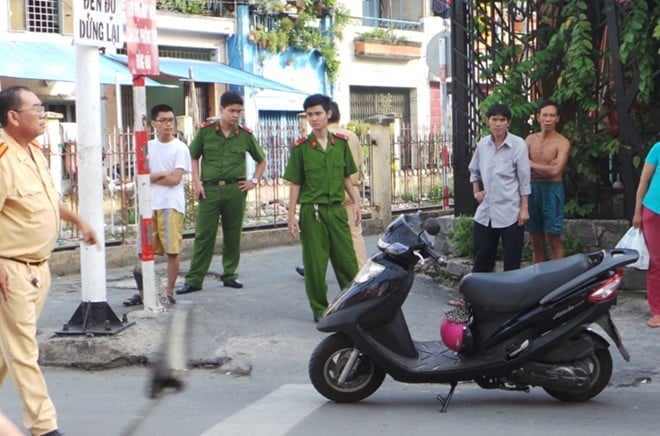 lao vào tàu hỏa tự tử