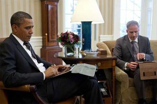 Tổng thống Obama sử dụng điện thoại BlackBerry có gắn chíp bảo mật đặc biệt.
