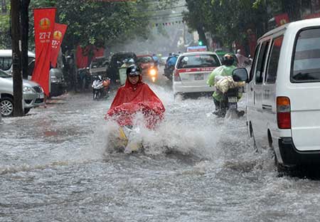 Tin bão số 3, bão Kalmaegi đổ bộ vào Quảng Ninh
