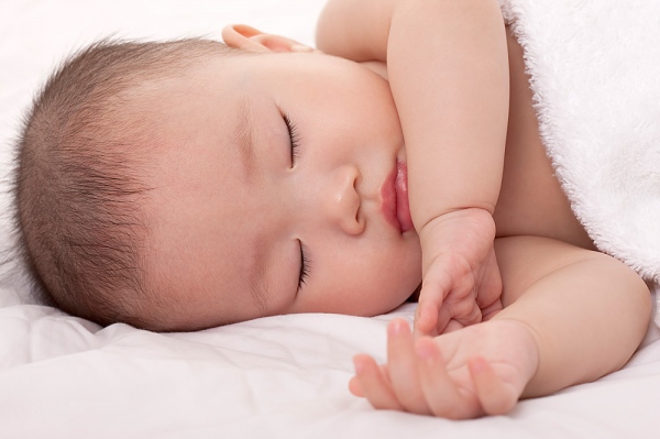 Ngủ trưa đầy đủ giúp trẻ thông minh vượt trội