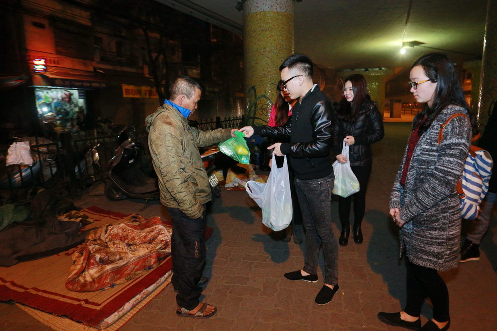 Những sao Việt âm thầm làm từ thiện lúc nửa đêm