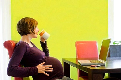 Những gợi ý về ăn uống lành mạnh cho phụ nữ mang thai nơi công sở
