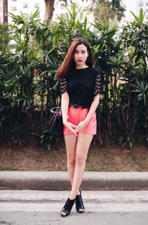 Lưu Hương Giang nổi bật với phong cách street style năng động