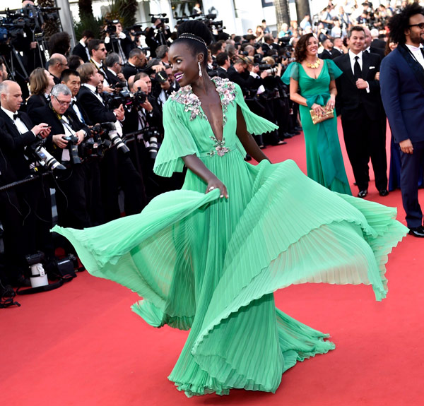 6 sao mặc đẹp nhất lễ khai mạc Cannes 2015